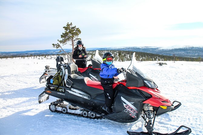 Snowmobile Driving - Morning start - Getting dressed for the Arctic