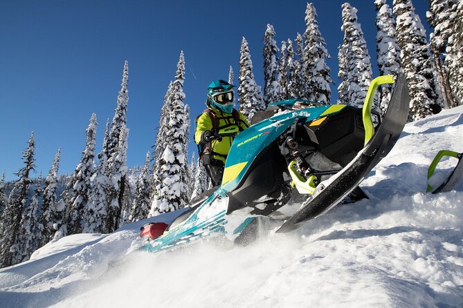 Snowmobile Safari through Lappish Forest from Rovaniemi - Learning the controls before the trail