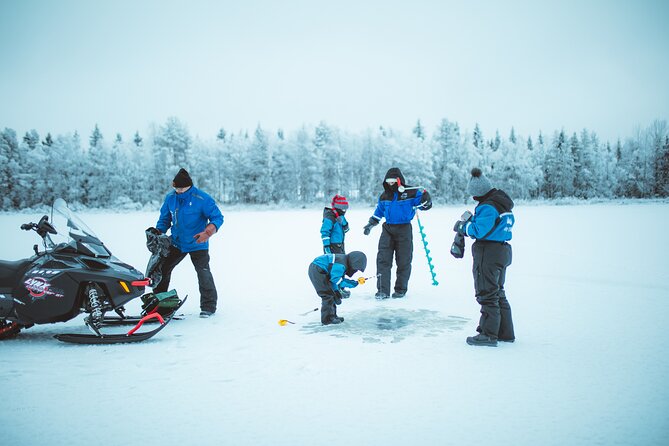 Snowmobiling and ice fishing in Apukka Resort, Rovaniemi - Three hours gives you a taste, not a full expedition
