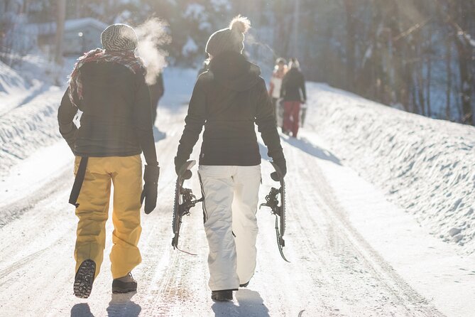 Snowshoeing tour with Wild Lunch - Learning to walk on snowshoes