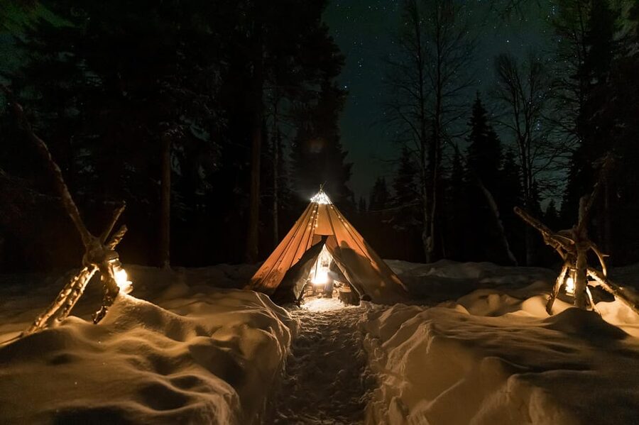 Ylläs: Fireside tasting in a traditional lavvo - Lappish cheese, cloudberries, and caramel