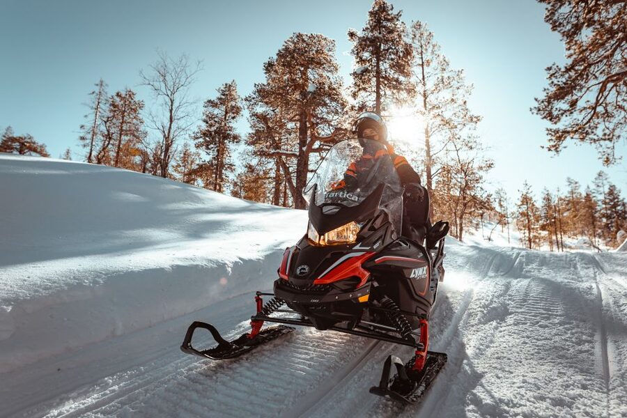 Ylläs: Wilderness Snowmobile Tour - What sharing one snowmobile is really like